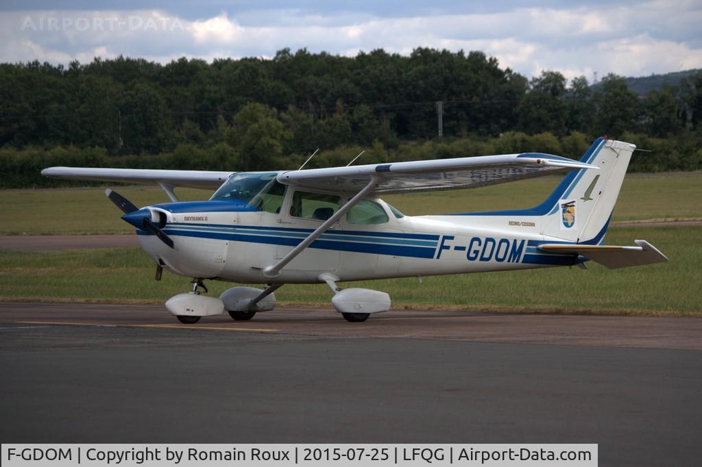 F-GDOM, Reims F172P C/N 2216, Parked