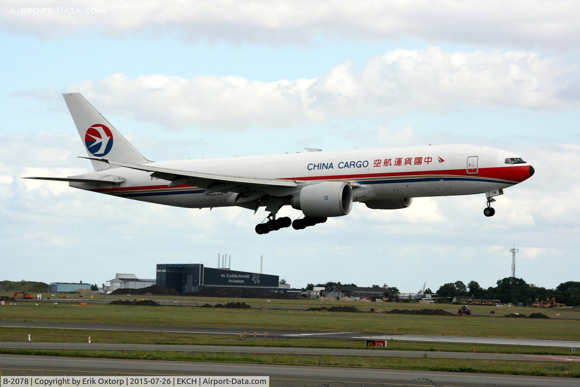 B-2078, 2010 Boeing 777-F6N C/N 37714, B-2078 landing rw 22R