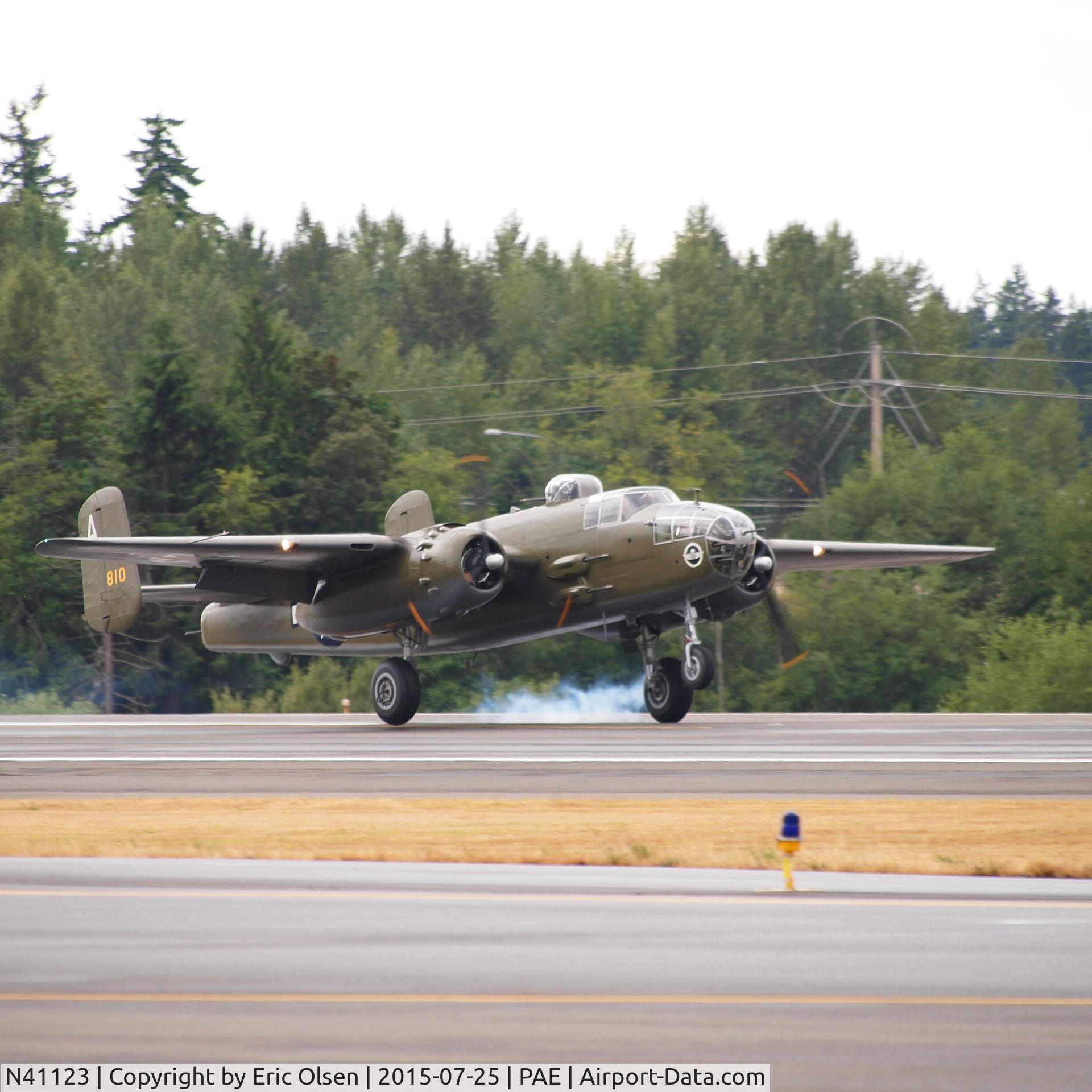 N41123, 1944 North American B-25J Mitchell Mitchell C/N 108-33529, B-25J at touchdown