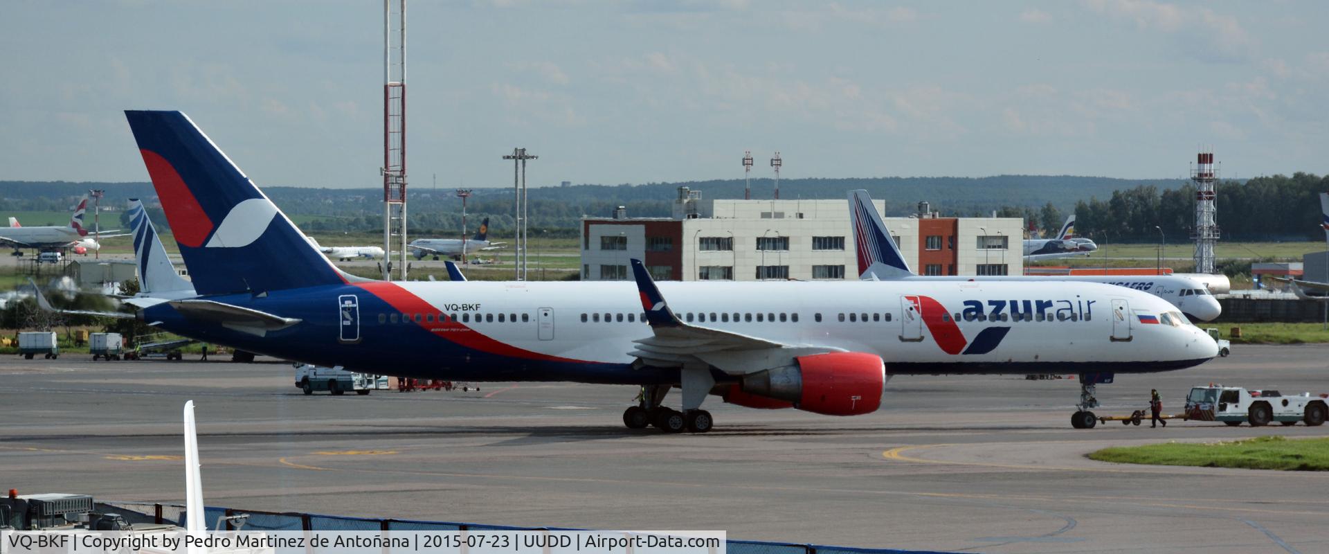 VQ-BKF, 1993 Boeing 757-2Q8 C/N 26268, Azur Air 
Domodedovo - Moscu - Rusia