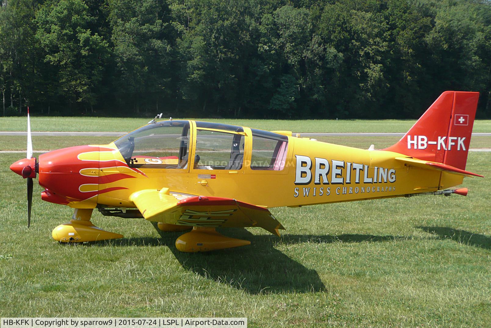 HB-KFK, 1990 Robin DR-400-180R Remorqueur Regent C/N 1939, waiting for another glider-tow
