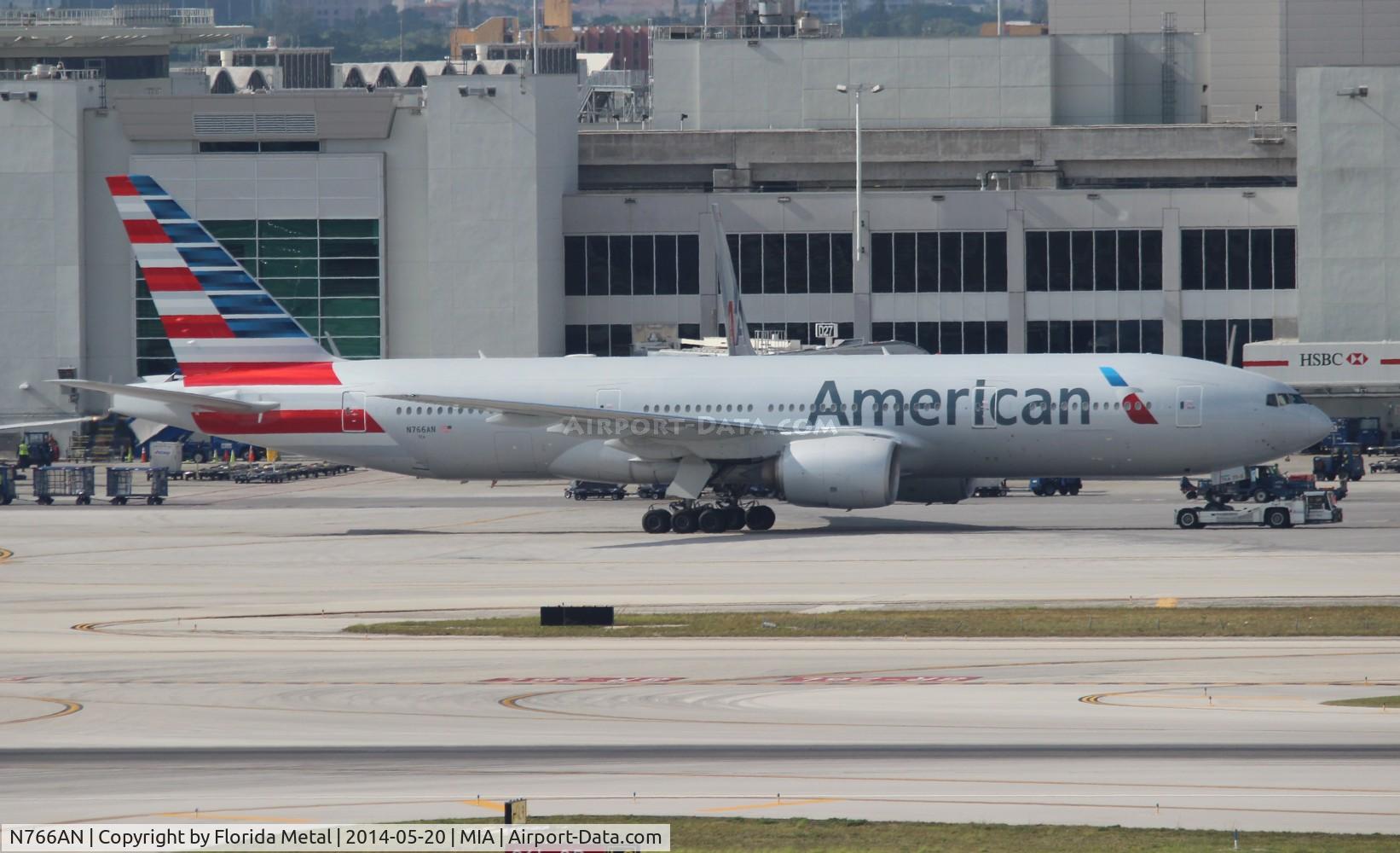 N766AN, 2003 Boeing 777-223/ER C/N 32880, American