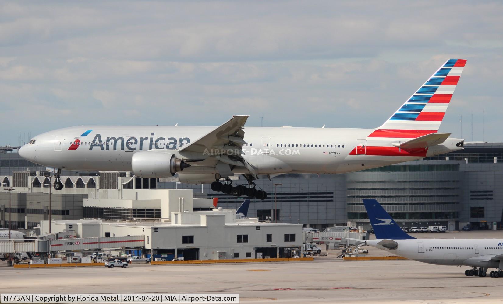 N773AN, 1999 Boeing 777-223 C/N 29583, American
