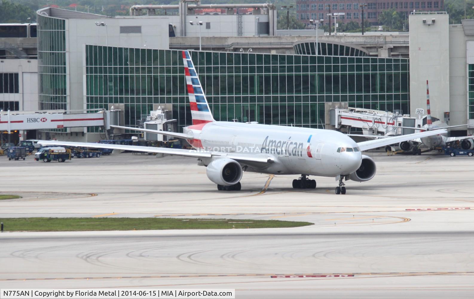 N775AN, 1999 Boeing 777-223 C/N 29584, American