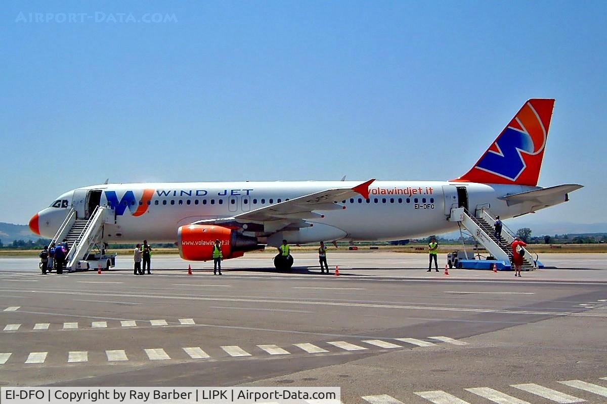 EI-DFO, 1992 Airbus A320-211 C/N 0371, Airbus A320-211 [0371] (Windjet.it) Forli~I 16/07/2004