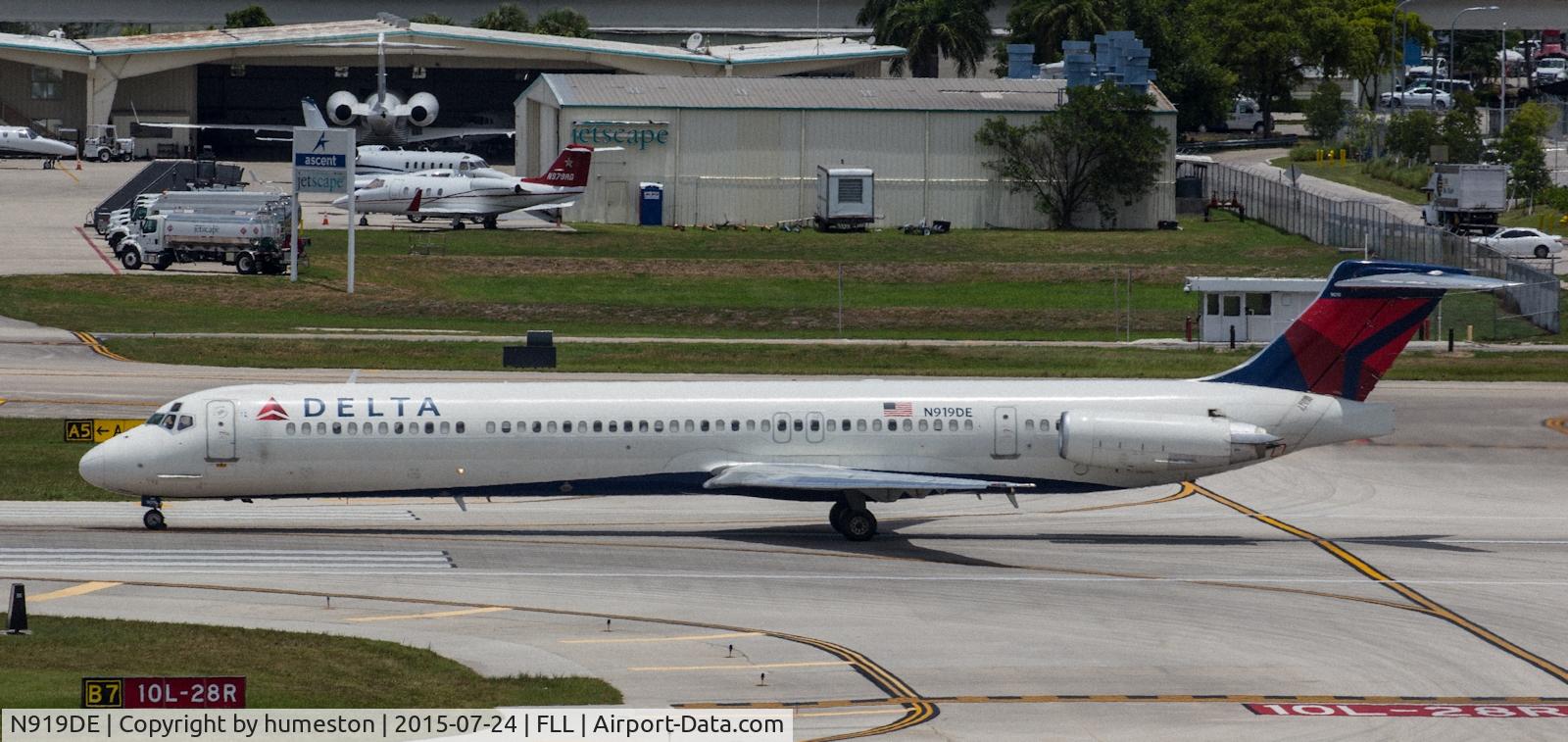 N919DE, 1993 McDonnell Douglas MD-88 C/N 53422, Delta Airlines at FLL July 24,2015.