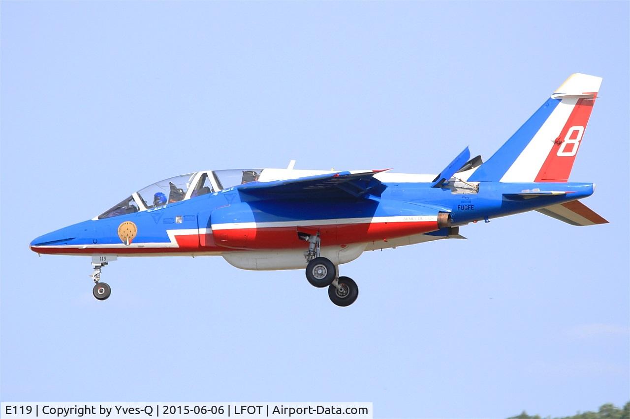 E119, Dassault-Dornier Alpha Jet E C/N E119, Dassault-Dornier Alpha Jet E (F-UGFE), Athos 08 of Patrouille de France 2015, Short approach rwy 02, Tours Air Base 705 (LFOT-TUF) Air show 2015