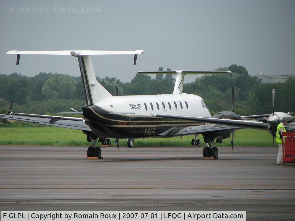 F-GLPL, Beech 1900C C/N UC-92, Parked