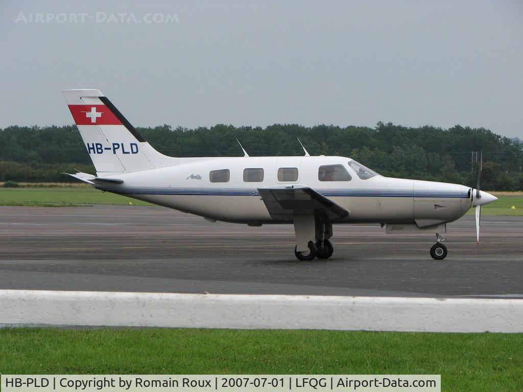 HB-PLD, 1988 Piper PA-46-310P Malibu C/N 46-08123, Parked