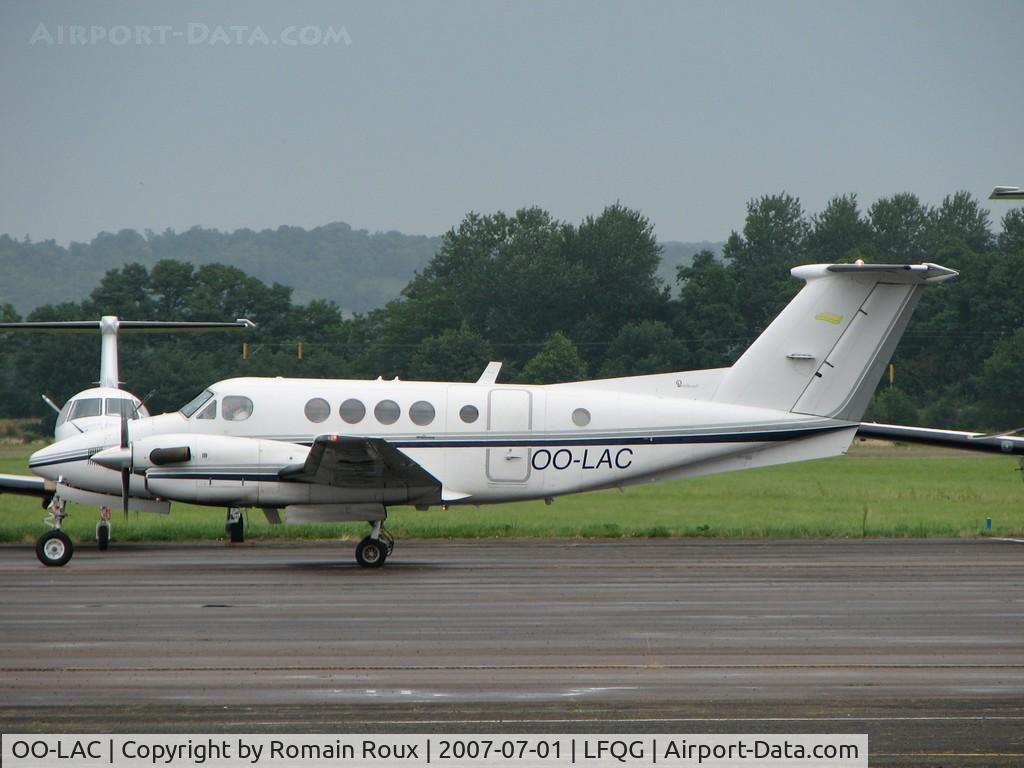 OO-LAC, 1982 Beech 200C Super King Air C/N BL-16, Taxiing