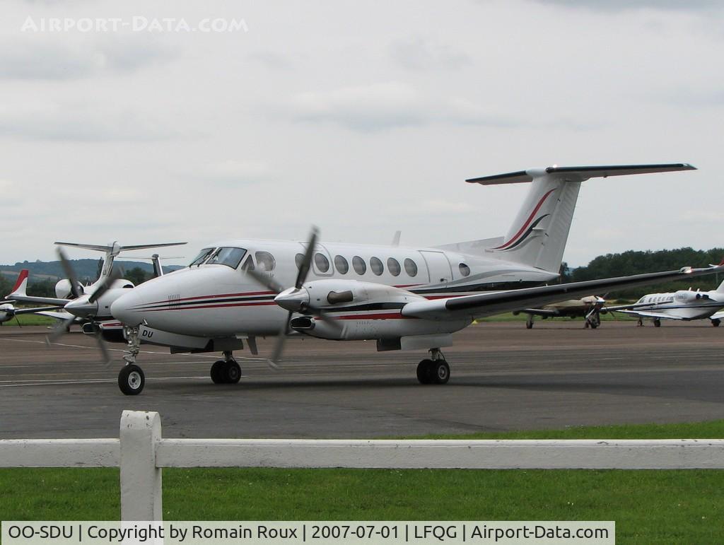 OO-SDU, 2003 Beech Super King Air 350 C/N FL-368, Taxiing