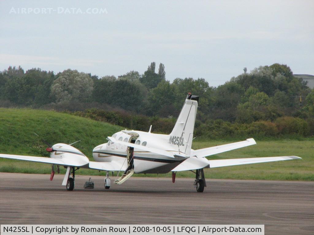 N425SL, 1987 Cessna 425 Conquest I C/N 425-0236, Parked