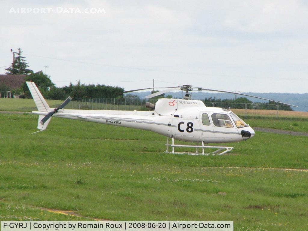 F-GYRJ, Aerospatiale AS-350B-2 Ecureuil C/N 2490, Parked