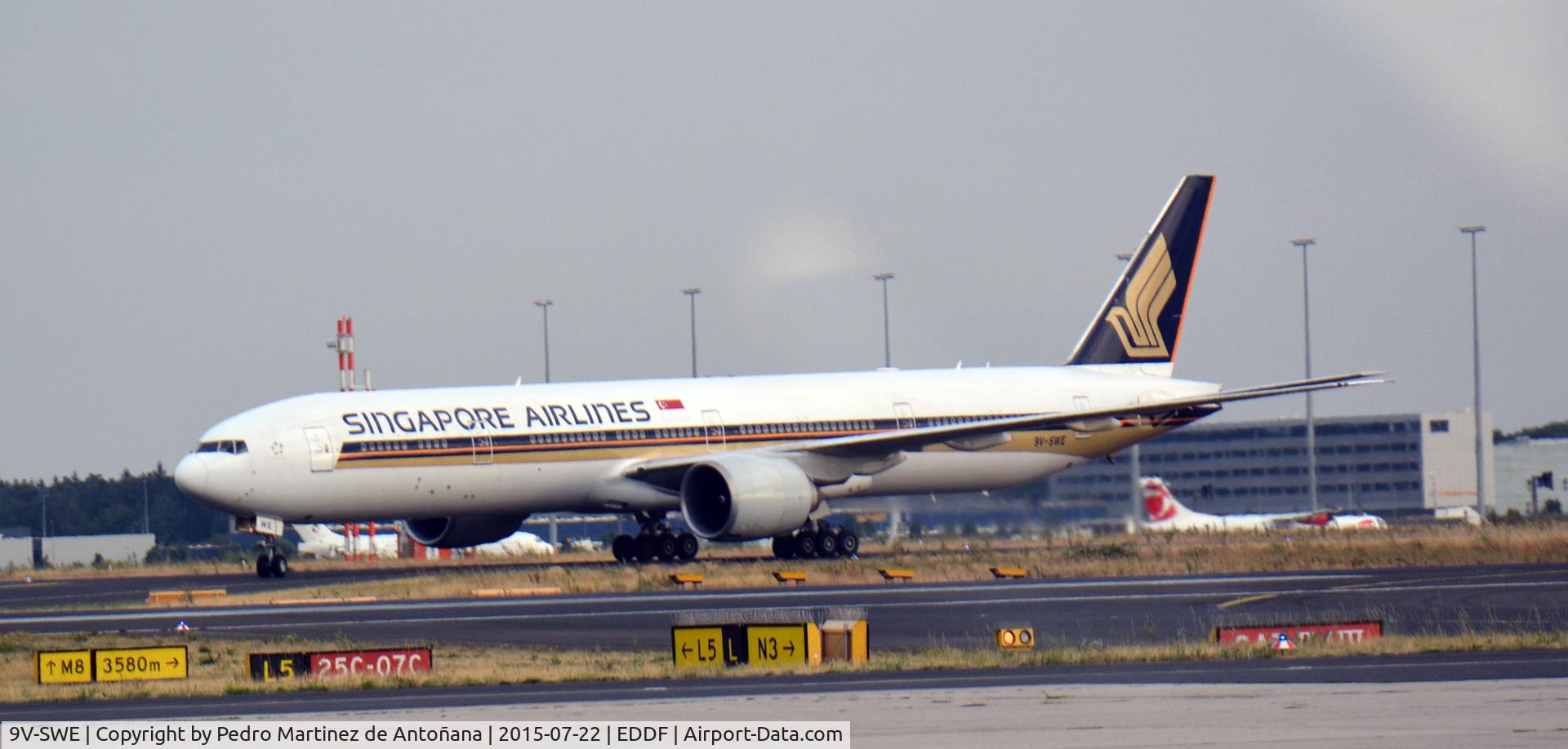 9V-SWE, 2006 Boeing 777-312/ER C/N 34570, Frankfurt - Flughafen - Alemania