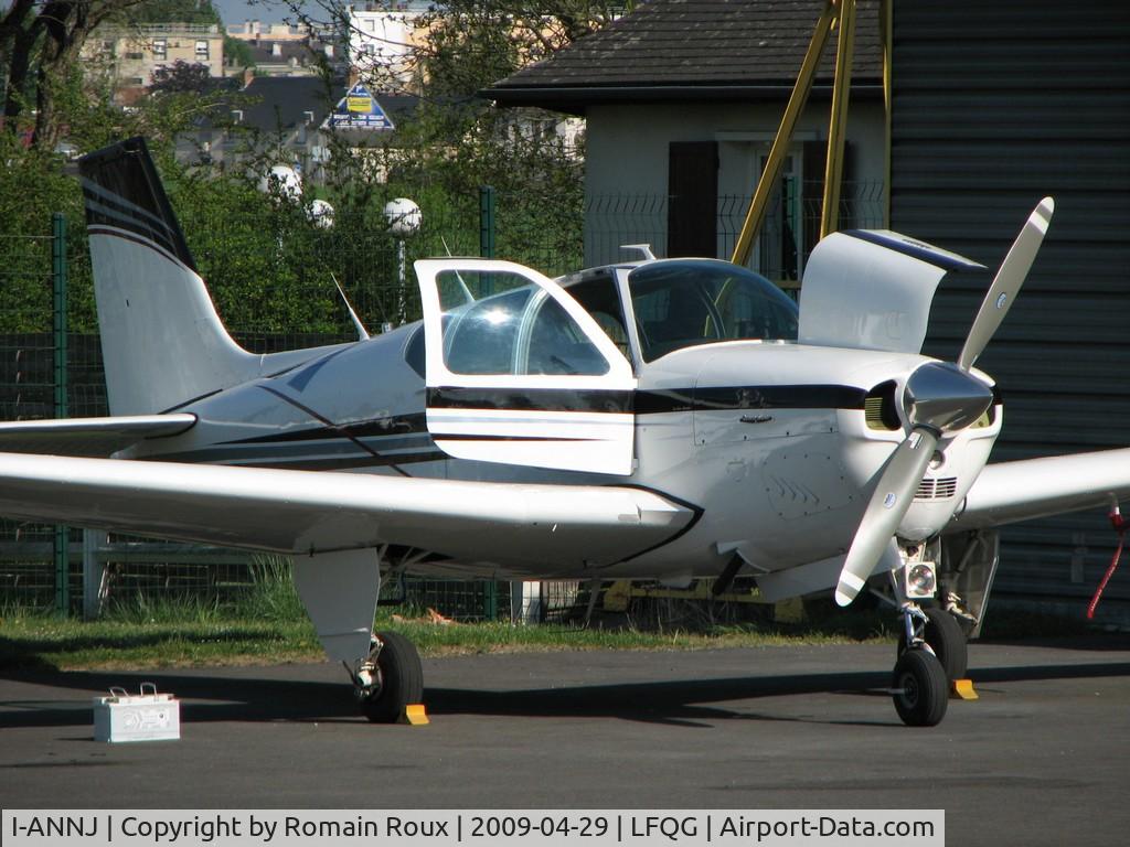 I-ANNJ, Beech 35-33 Debonair C/N CD-62, Parked
