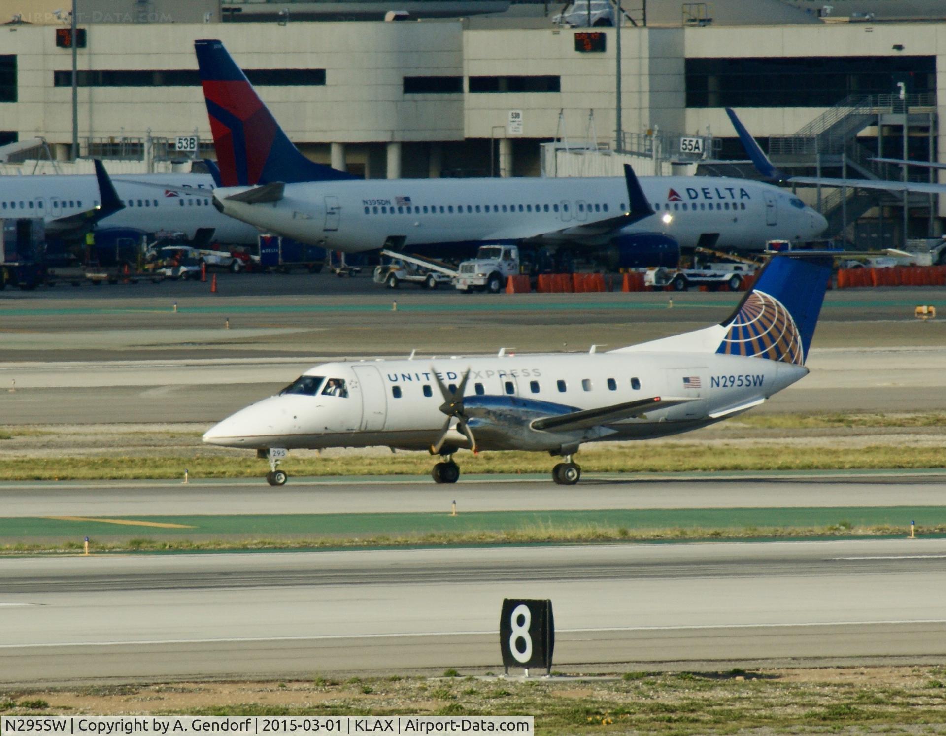 N295SW, 1996 Embraer EMB-120ER Brasilia C/N 120.322, SkyWest (United Express cs.), seen here shortly after landing at Los angeles Int'l(KLAX)