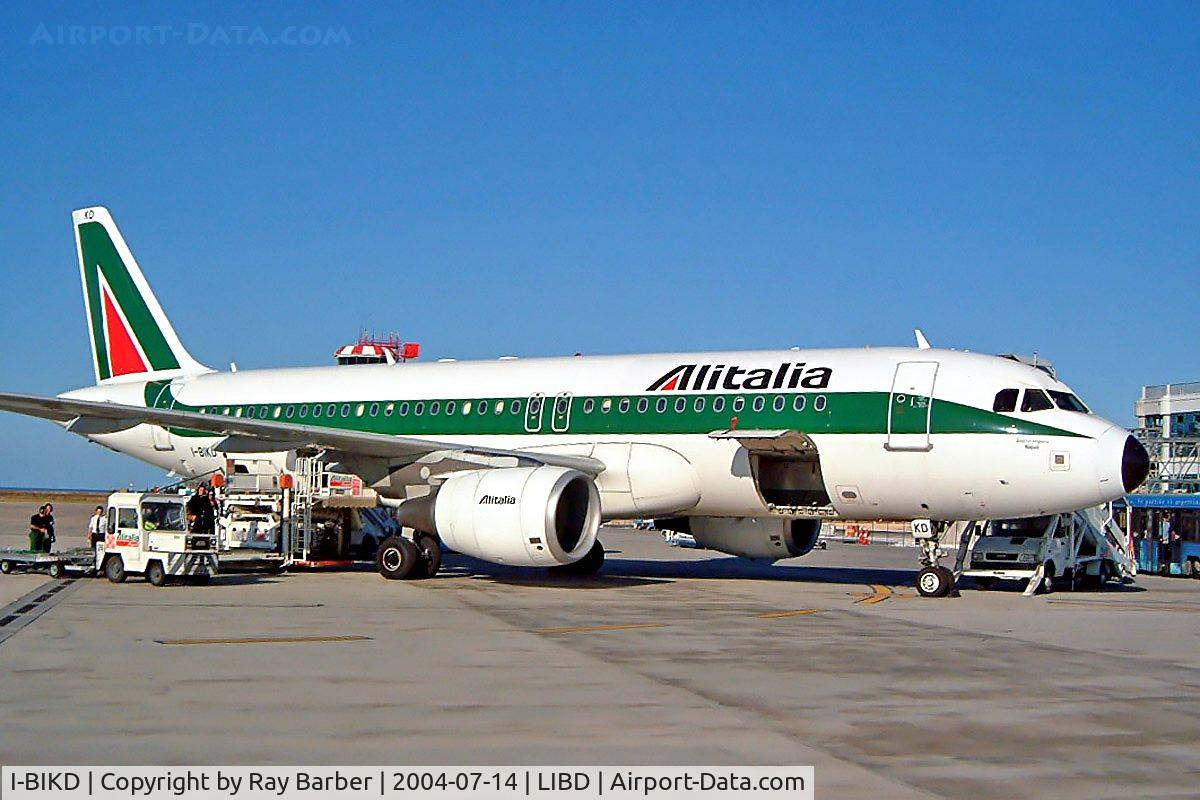 I-BIKD, 2001 Airbus A320-214 C/N 1457, Airbus A320-214 (Alitalia) Bari-Palese Macchie~I 14/07/2004