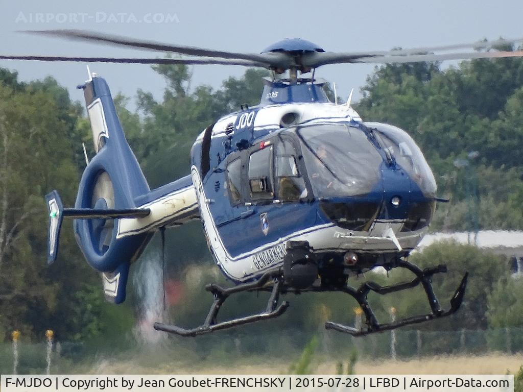 F-MJDO, 2012 Eurocopter EC-135T-2 C/N 1086, France Gendarmerie landing