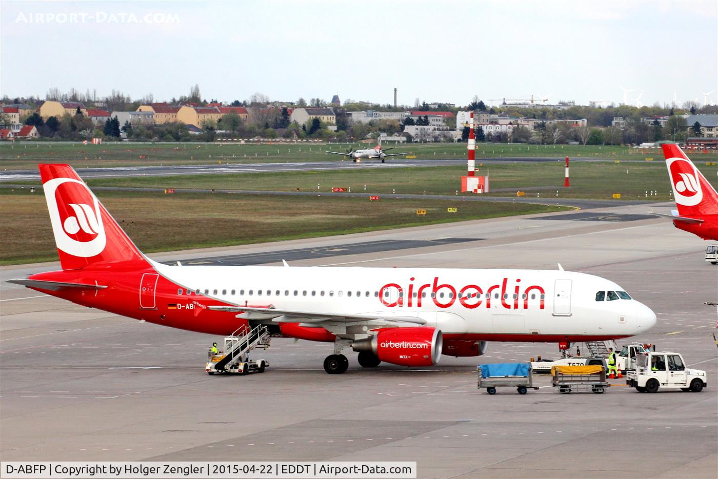 D-ABFP, 2011 Airbus A320-214 C/N 4606, View to to outbound trafic on rwy 26L.....