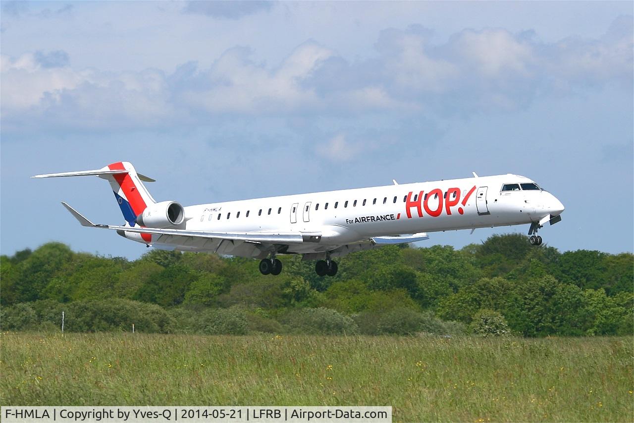 F-HMLA, 2010 Bombardier CRJ-1000EL NG (CL-600-2E25) C/N 19004, Canadair Regional Jet CRJ-1000, On final rwy 07R, Brest-Bretagne Airport (LFRB-BES)