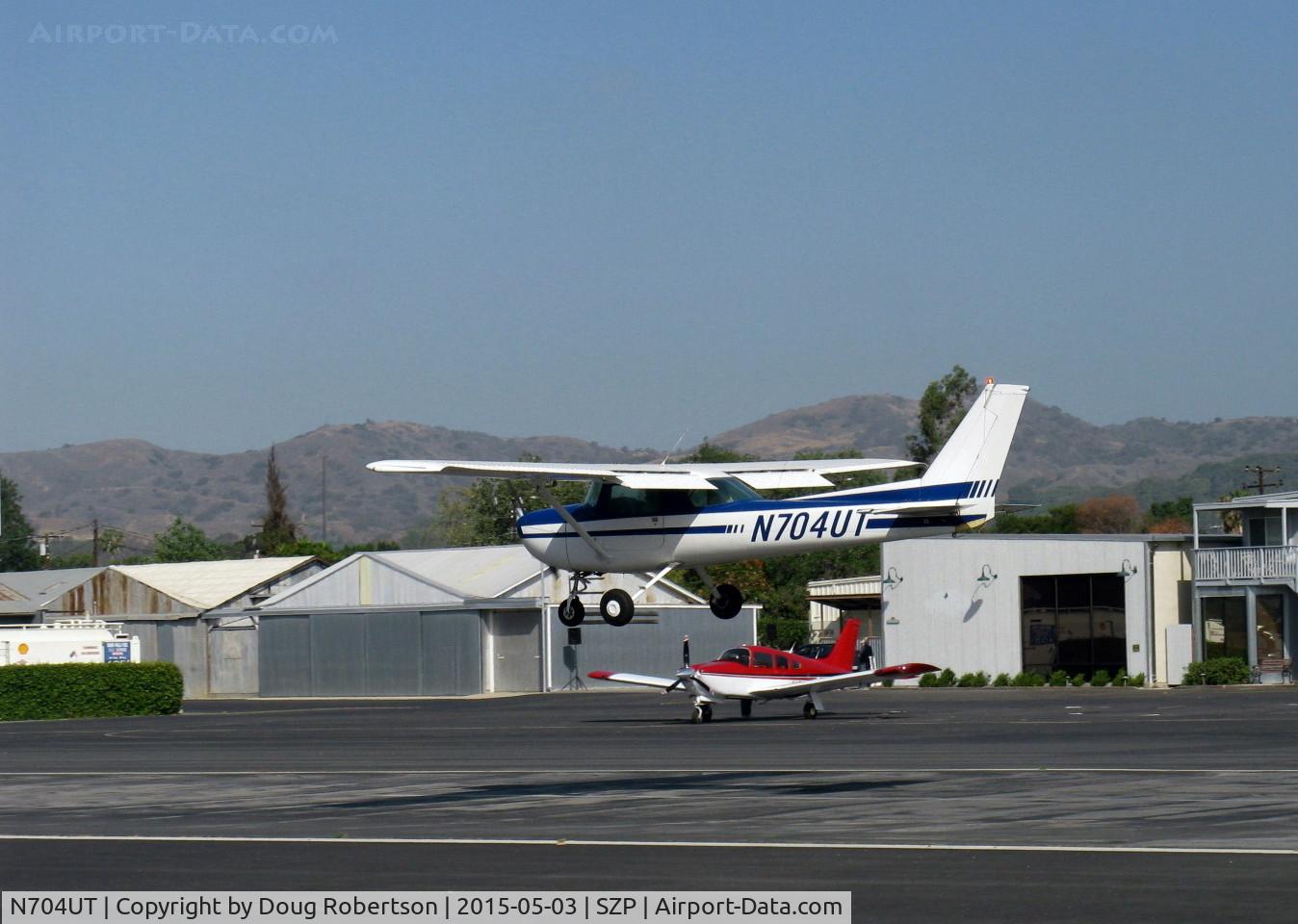 N704UT, 1976 Cessna 150M C/N 15078891, 1976 Cessna 150M, Continental O-200 100 Hp, landing Rwy 22