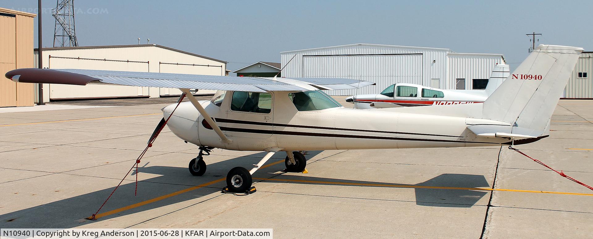 N10940, 1973 Cessna 150L C/N 15075152, Cessna 150L on the south general aviation ramp in Fargo, ND.