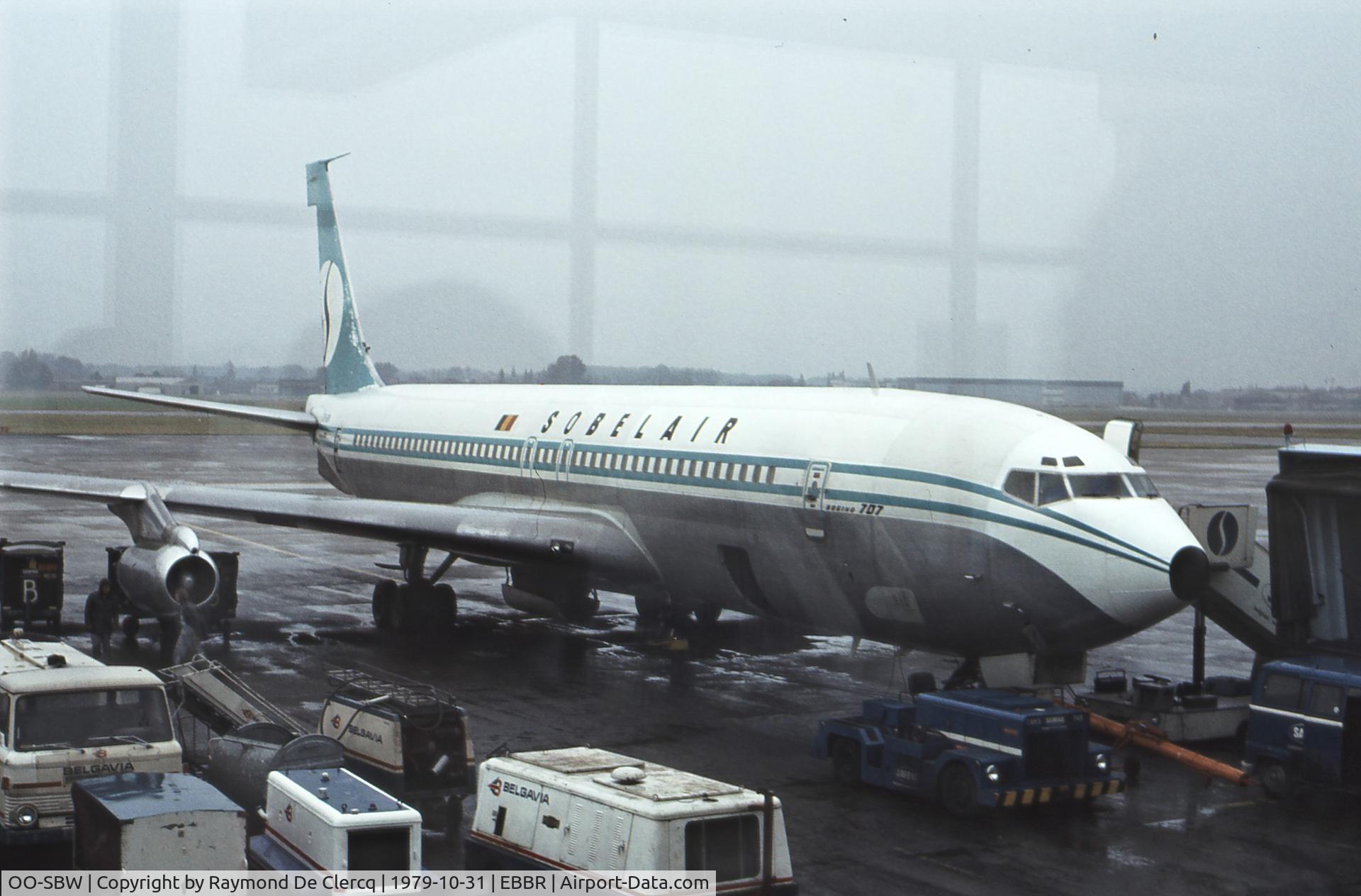 OO-SBW, 1960 Boeing 707-344 C/N 17930, Very soon boarding on Sobelair OO-SBW for a flight to Mallorca.