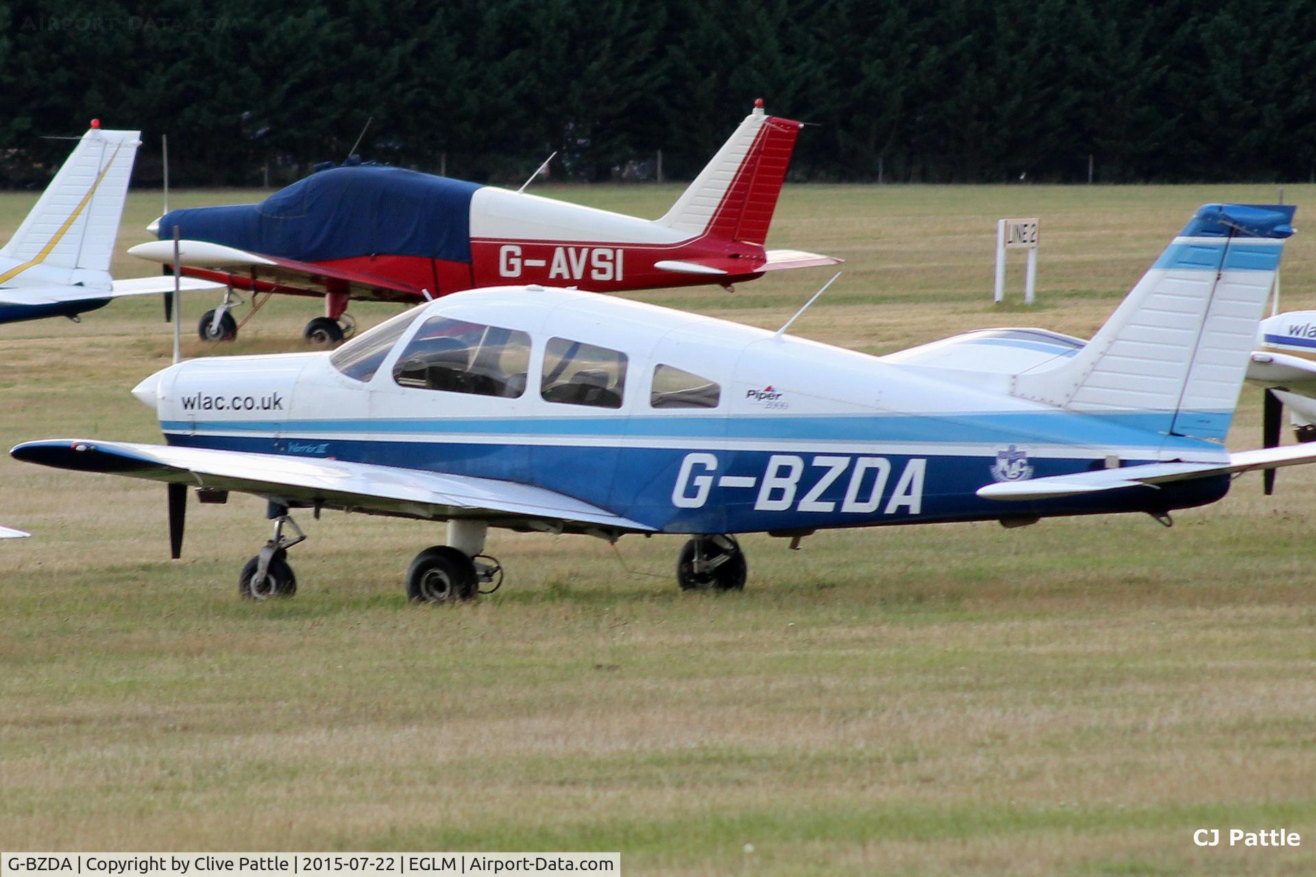 G-BZDA, 2000 Piper PA-28-161 Warrior III C/N 28-42087, Out to grass at White Waltham EGLM