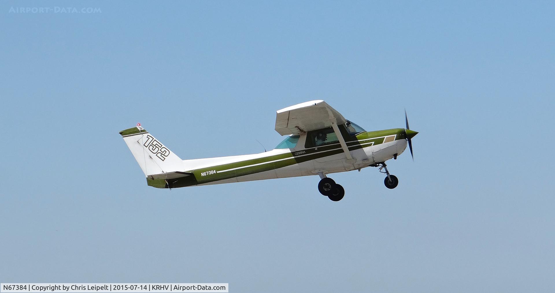 N67384, 1978 Cessna 152 C/N 15281800, A locally based 1978 Cessna 152 departing on runway 31R at Reid Hillview Airport, CA.