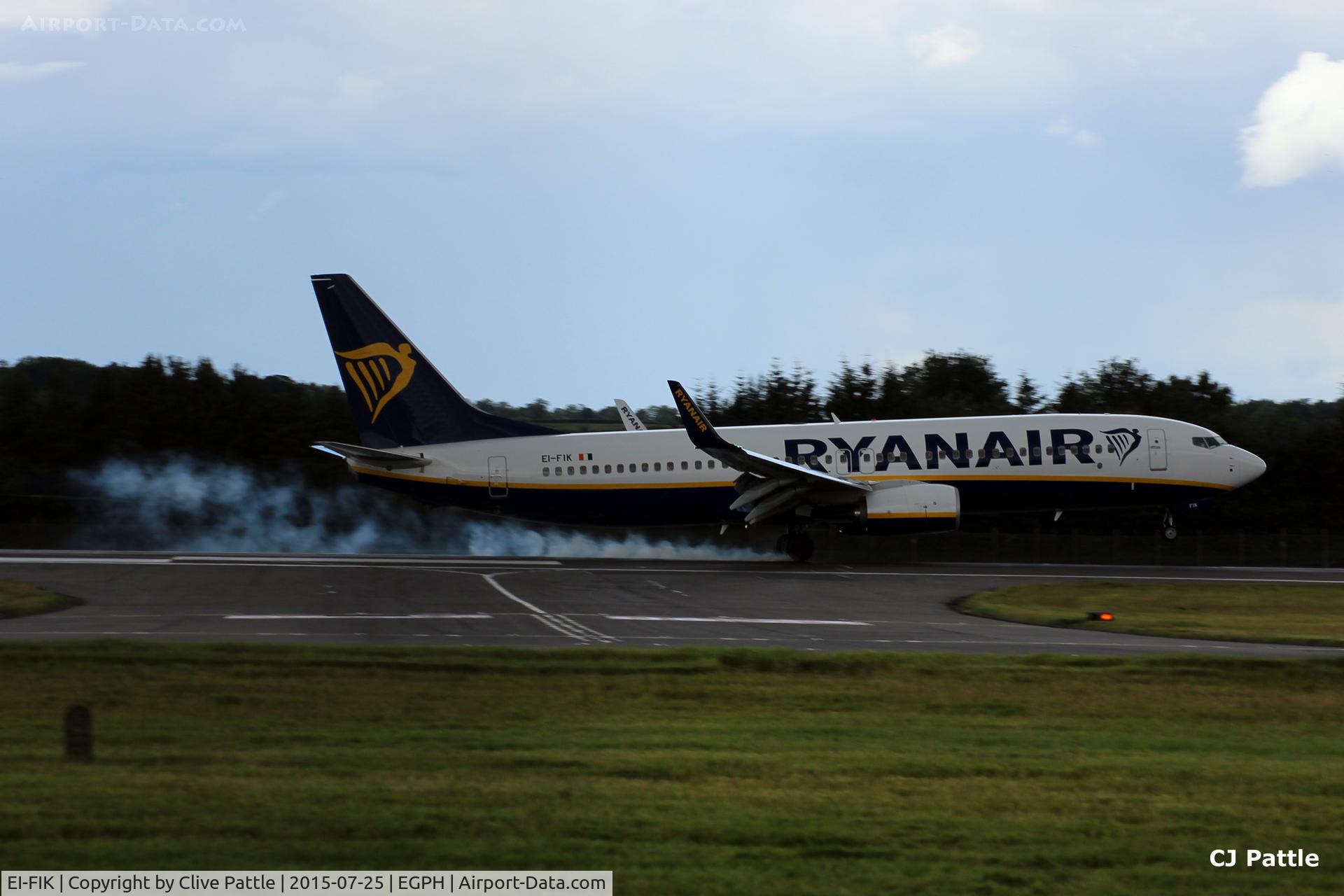 EI-FIK, 2015 Boeing 737-8AS C/N 44700, Brake smoke on landing at Edinburgh Airport EGPH