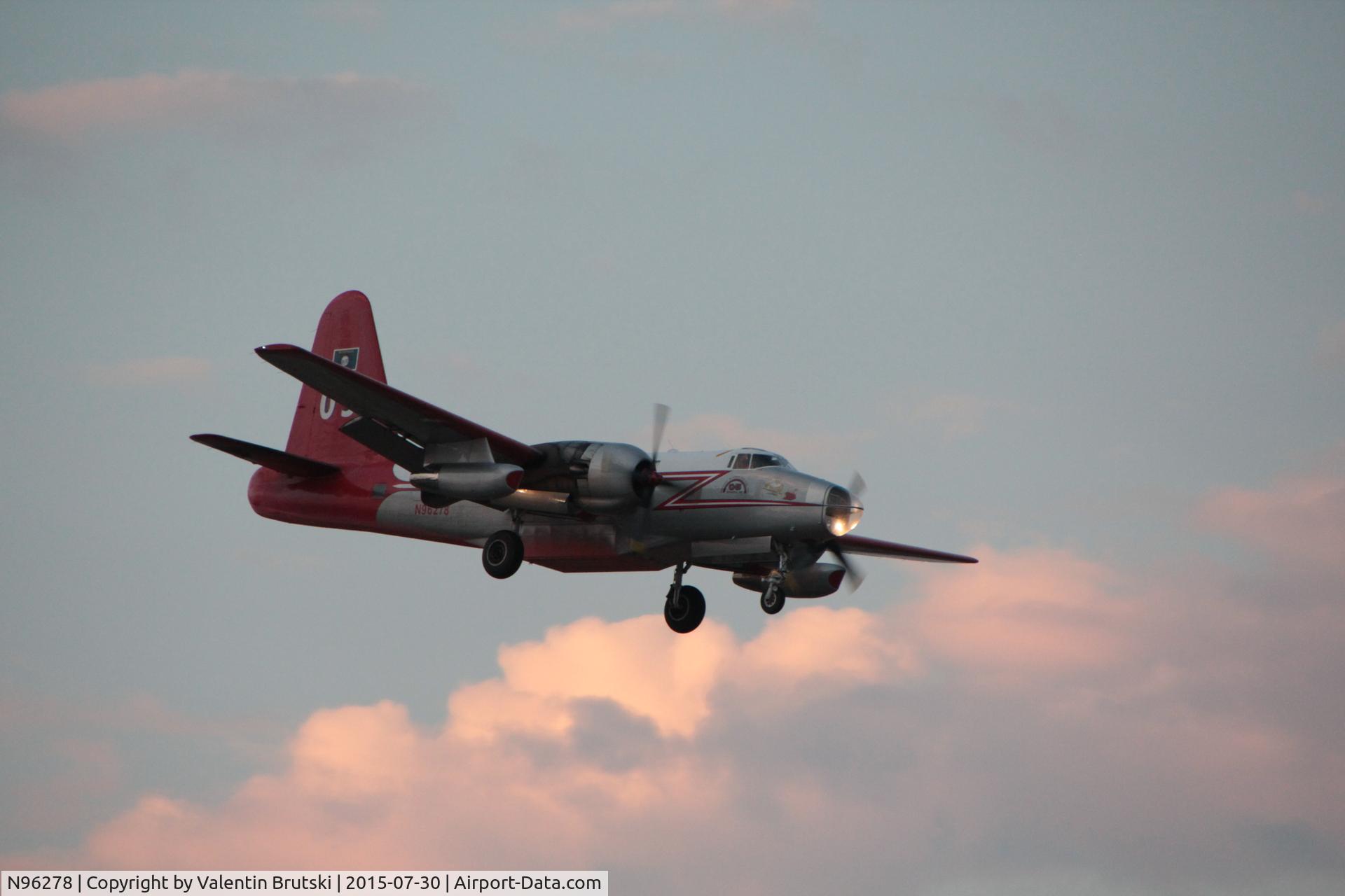 N96278, Lockheed P2V-5F Neptune C/N 426-5340, McClellan Airpark, Sacramento. CA
Working hard on the Wild Fire, California , July 2015