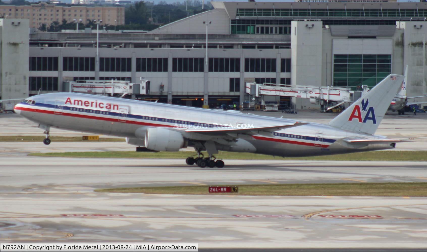 N792AN, 2000 Boeing 777-223 C/N 30253, American
