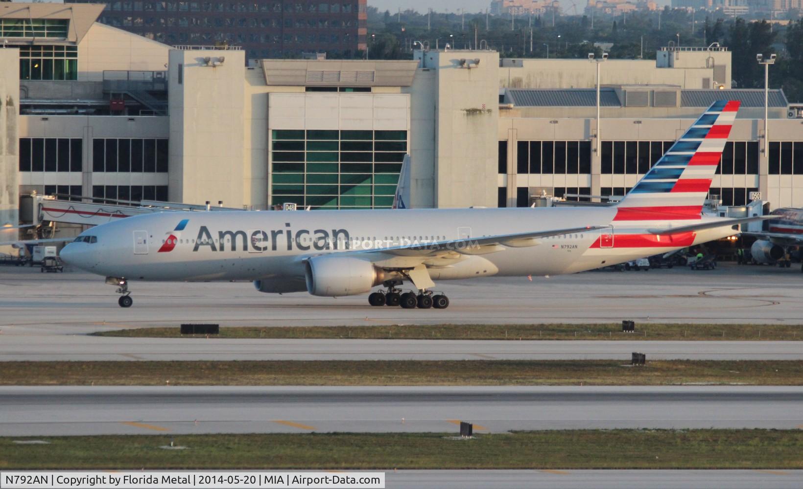N792AN, 2000 Boeing 777-223 C/N 30253, American