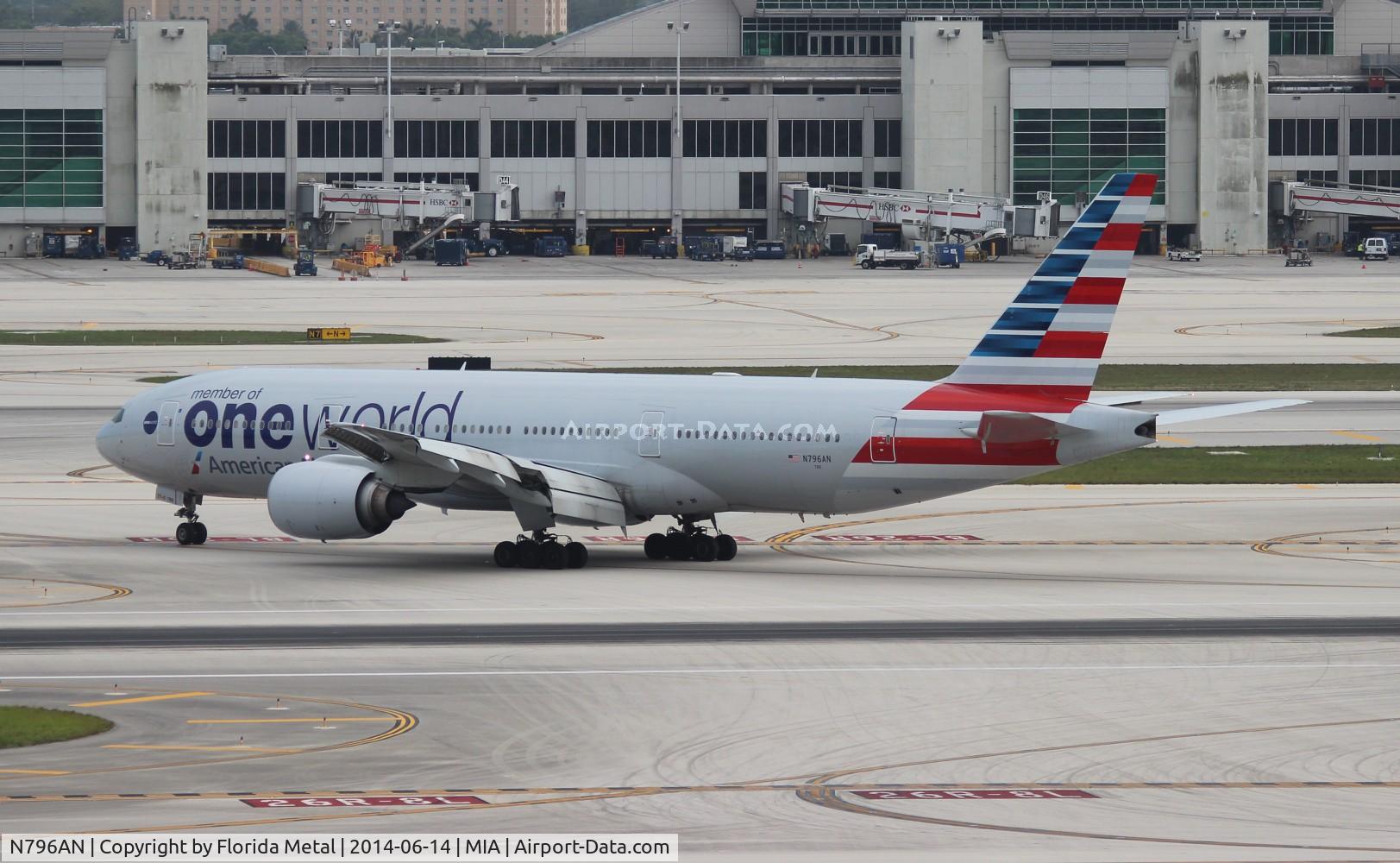 N796AN, 2000 Boeing 777-223 C/N 30796, American