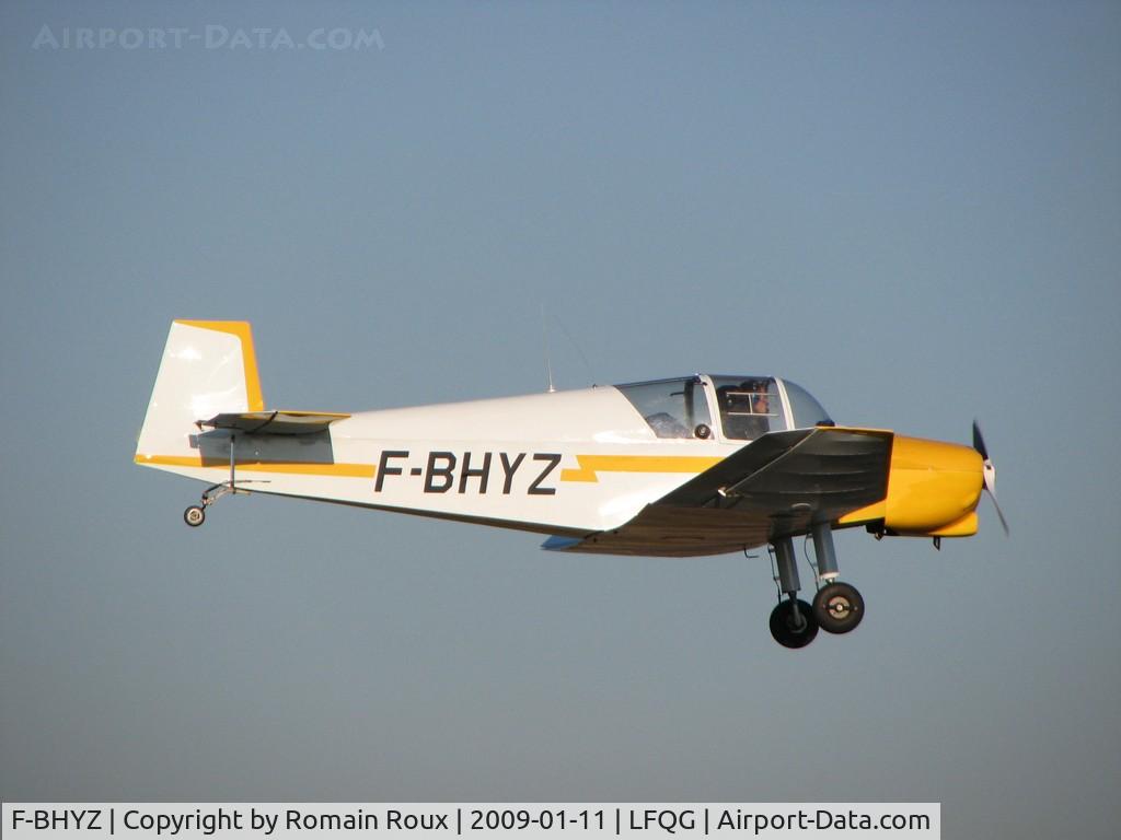 F-BHYZ, 1957 Wassmer (Jodel) D-120 Paris Nice C/N 69, Landing