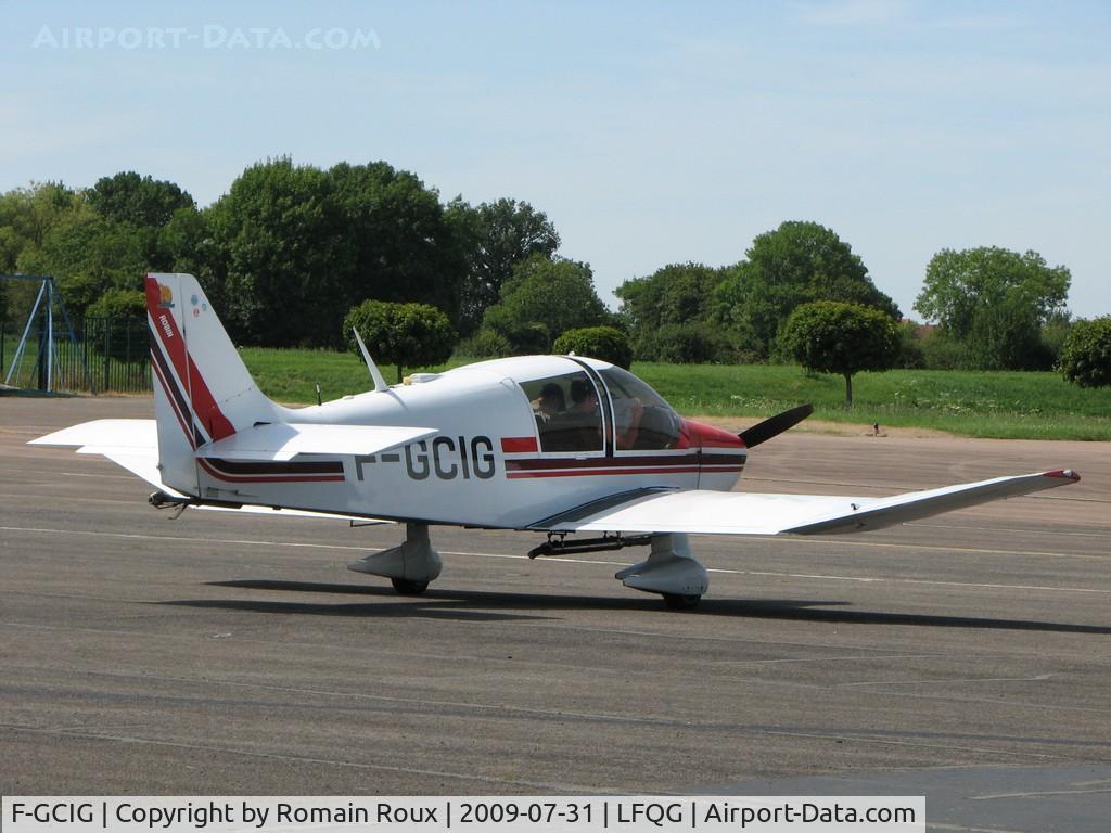 F-GCIG, Robin DR-400-180 Regent Regent C/N 1453, Parked