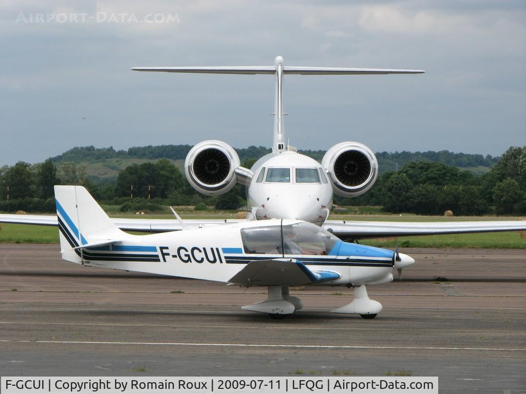 F-GCUI, Robin DR-400-160 Chevalier C/N 1518, Taxiing