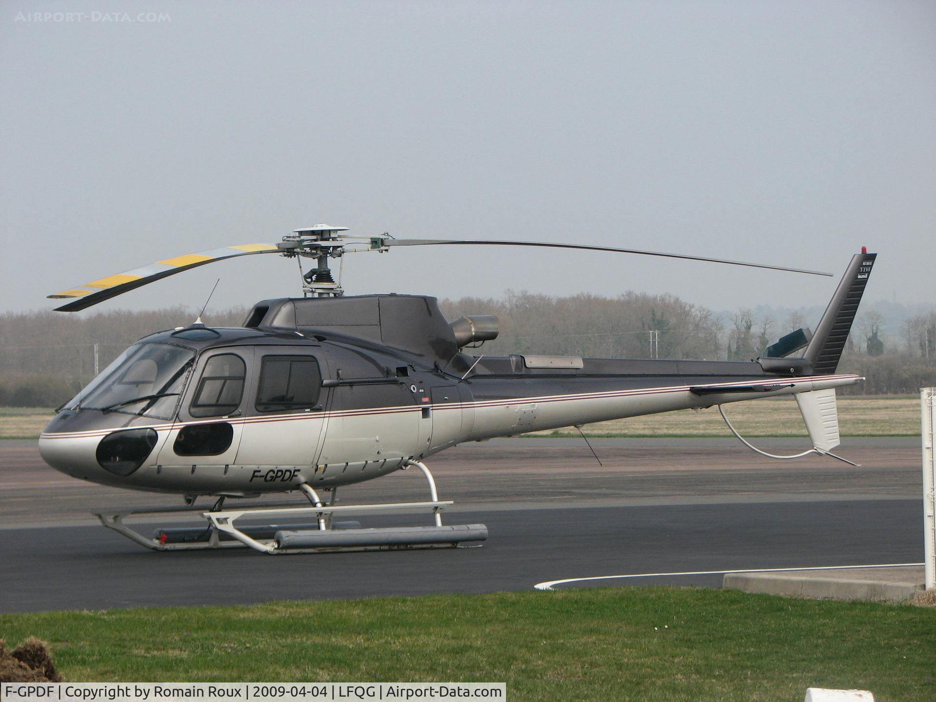 F-GPDF, Eurocopter AS-350B-3 Ecureuil Ecureuil C/N 3290, Parked