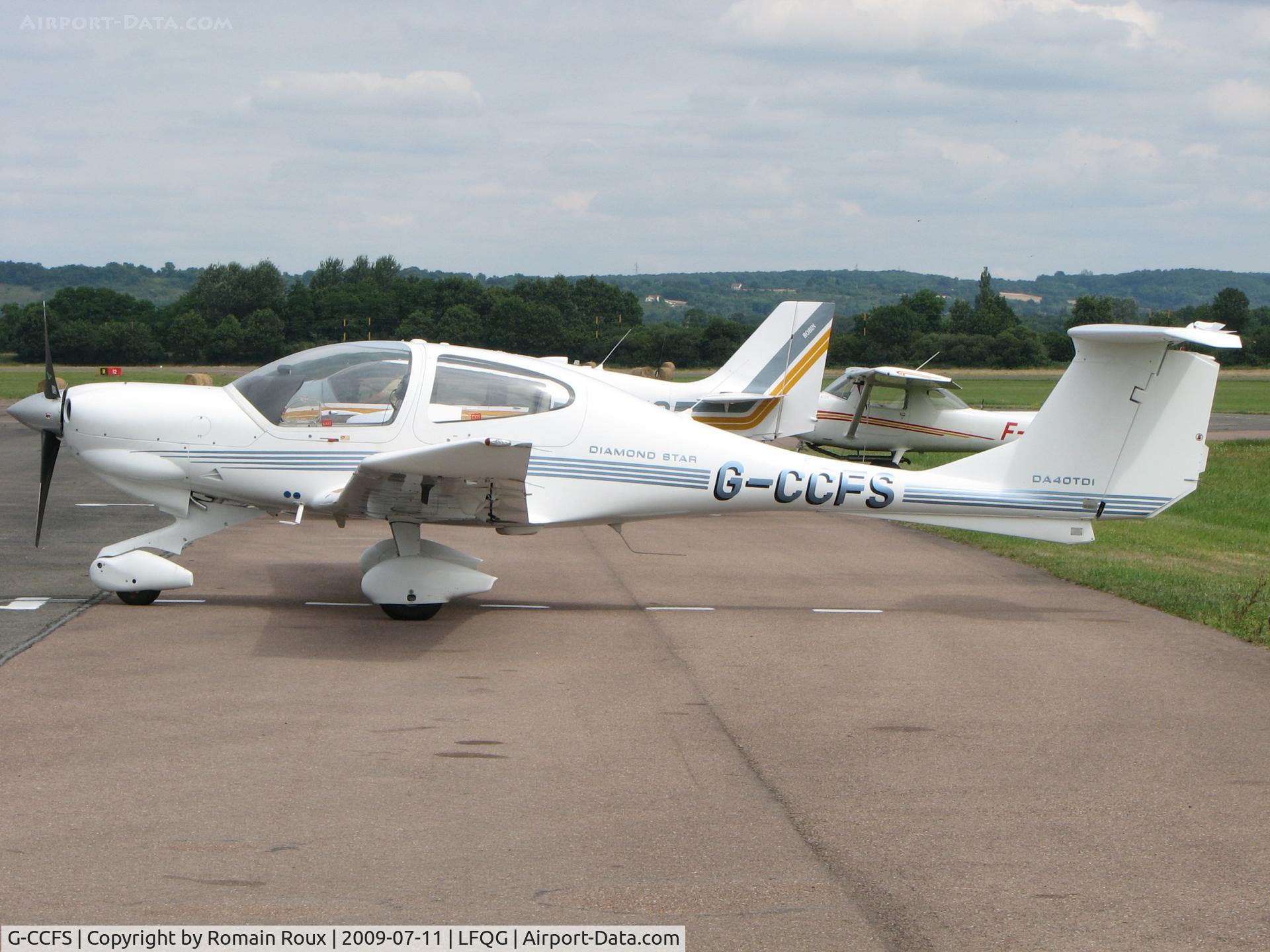 G-CCFS, 2003 Diamond DA-40D Diamond Star C/N D4.034, Parked
