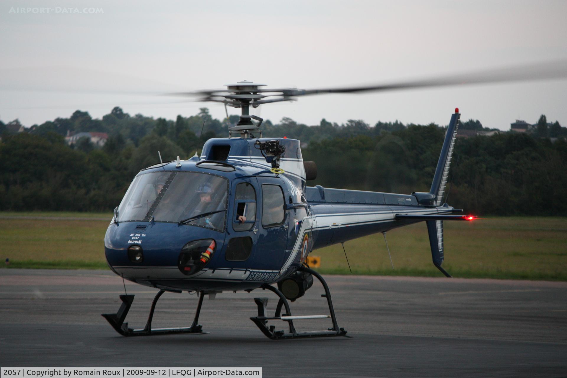2057, Aérospatiale AS-350BA Ecureuil C/N 2057, Parked