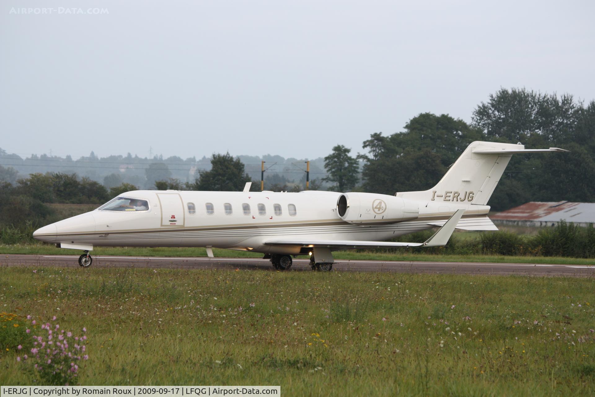 I-ERJG, 2004 Learjet 40 C/N 45-2015, Take off