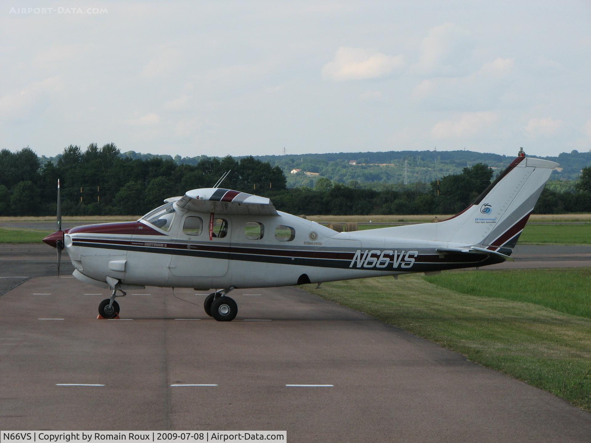 N66VS, 1979 Cessna P210N Pressurised Centurion C/N P21000421, Parked