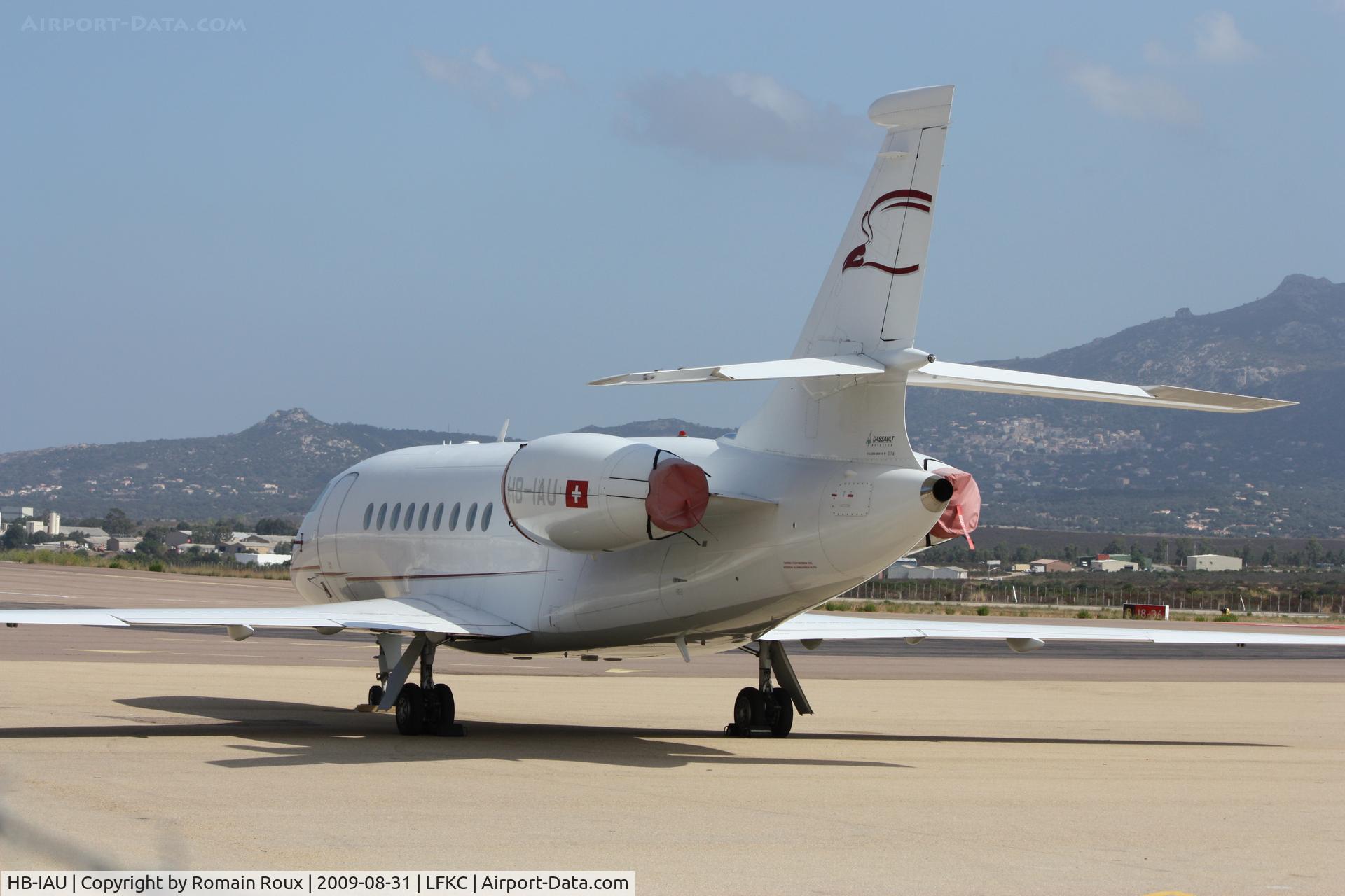 HB-IAU, 2003 Dassault Falcon 2000EX C/N 14, Parked
