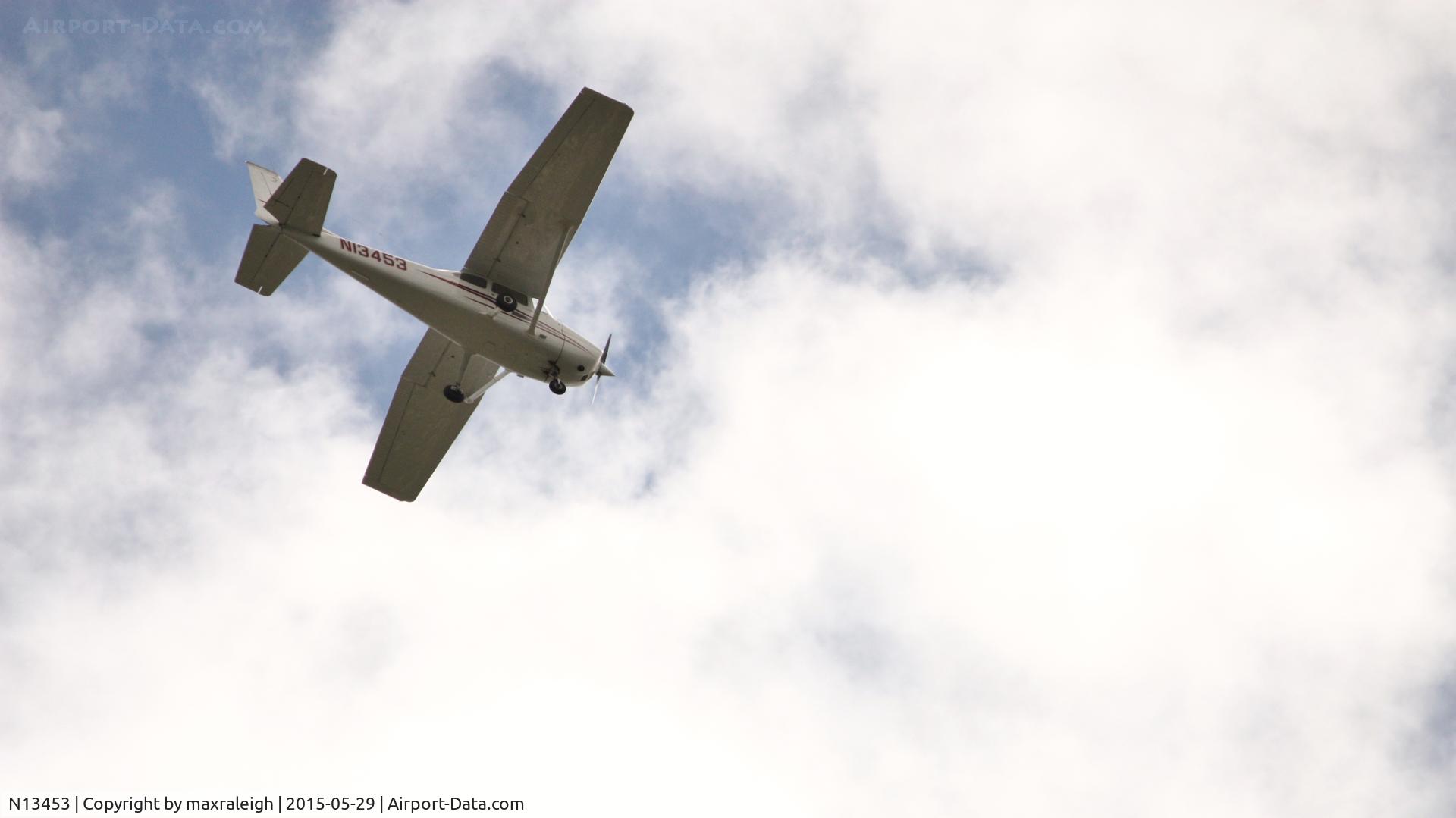 N13453, 1973 Cessna 172M C/N 17262763, Flying over Superior CO