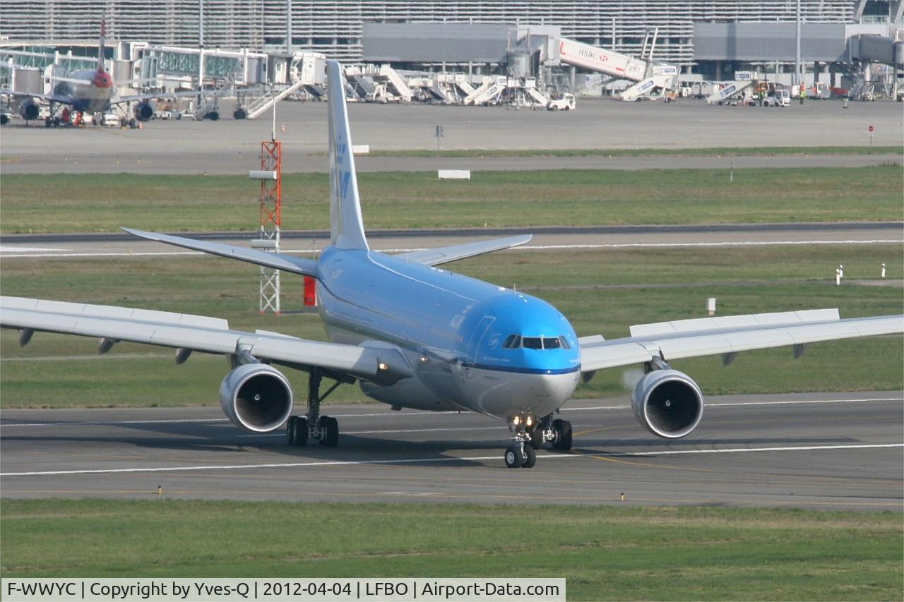 F-WWYC, 2012 Airbus A330-303 C/N 1300, Airbus A330-303, Taxiing after landing Rwy 32L, Toulouse Blagnac Airport (LFBO-TLS)