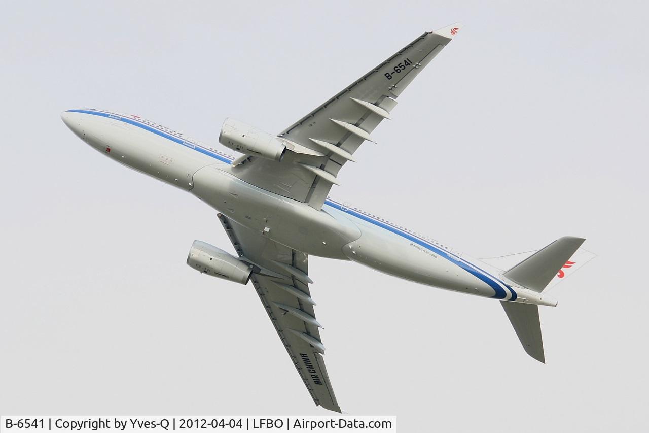 B-6541, 2012 Airbus A330-243 C/N 1304, Airbus A330-243, Take off rwy 32R, Toulouse Blagnac Airport (LFBO-TLS)