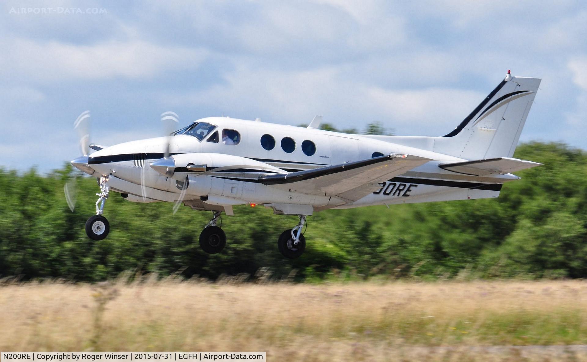 N200RE, 1975 Beech E90 King Air C/N LW-164, Visiting Beech King Air departing Runway 22.