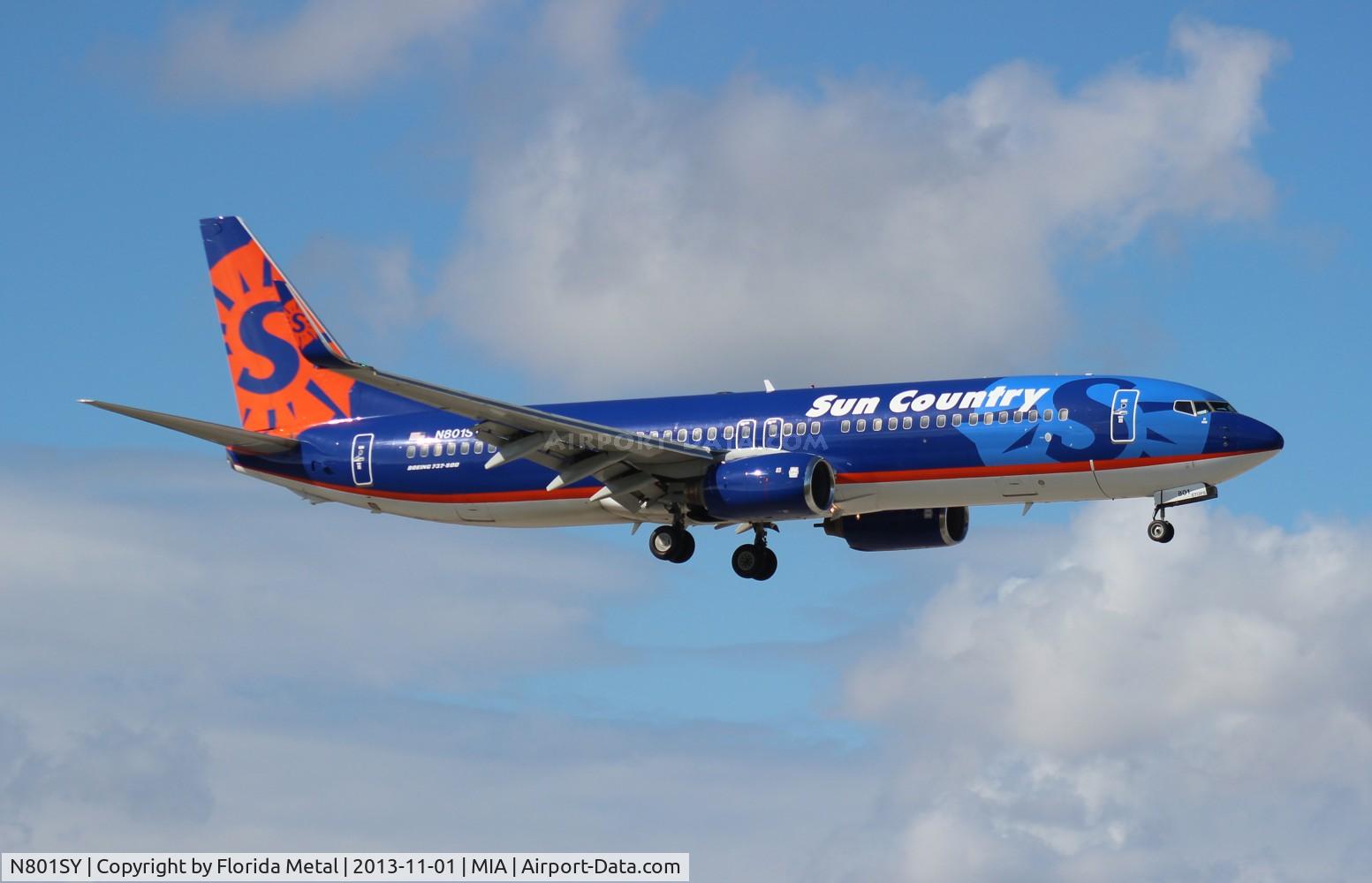 N801SY, 2001 Boeing 737-8Q8 C/N 30332, Sun Country