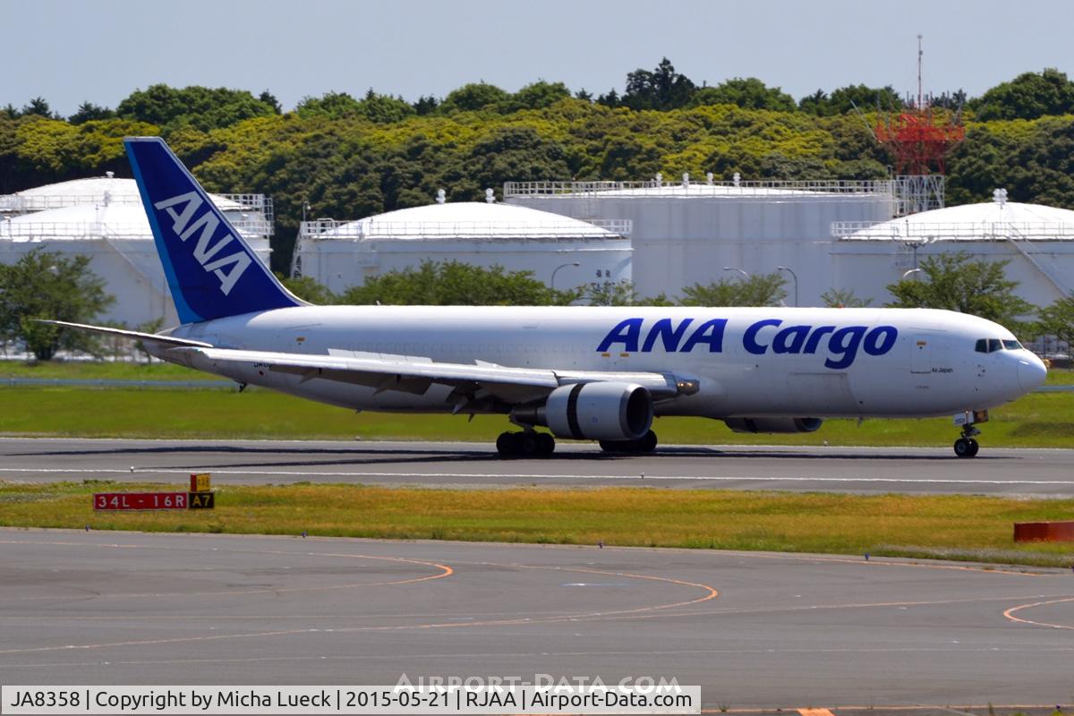 JA8358, 1992 Boeing 767-381/ER C/N 25616, At Narita