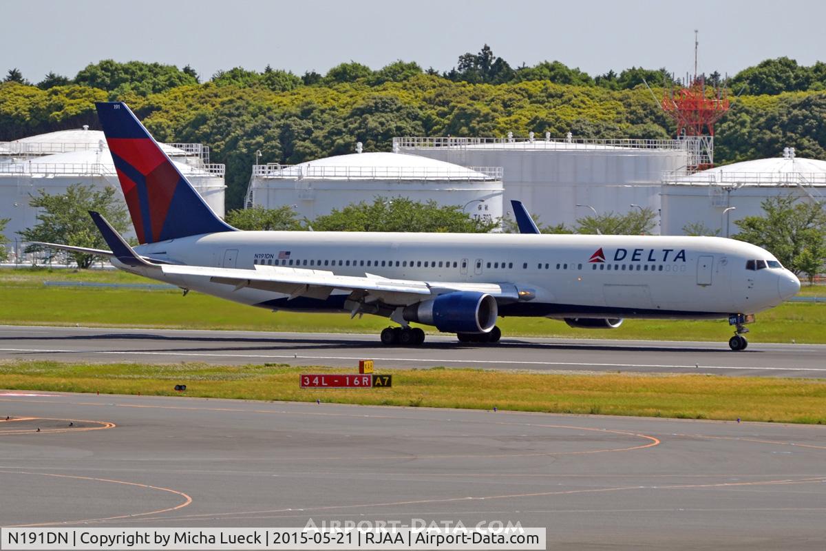 N191DN, 1997 Boeing 767-332 C/N 28448, At Narita